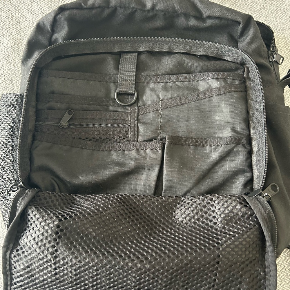 Eagle Creek Dual Function Messenger Bag Backpack - Picture 5 of 11